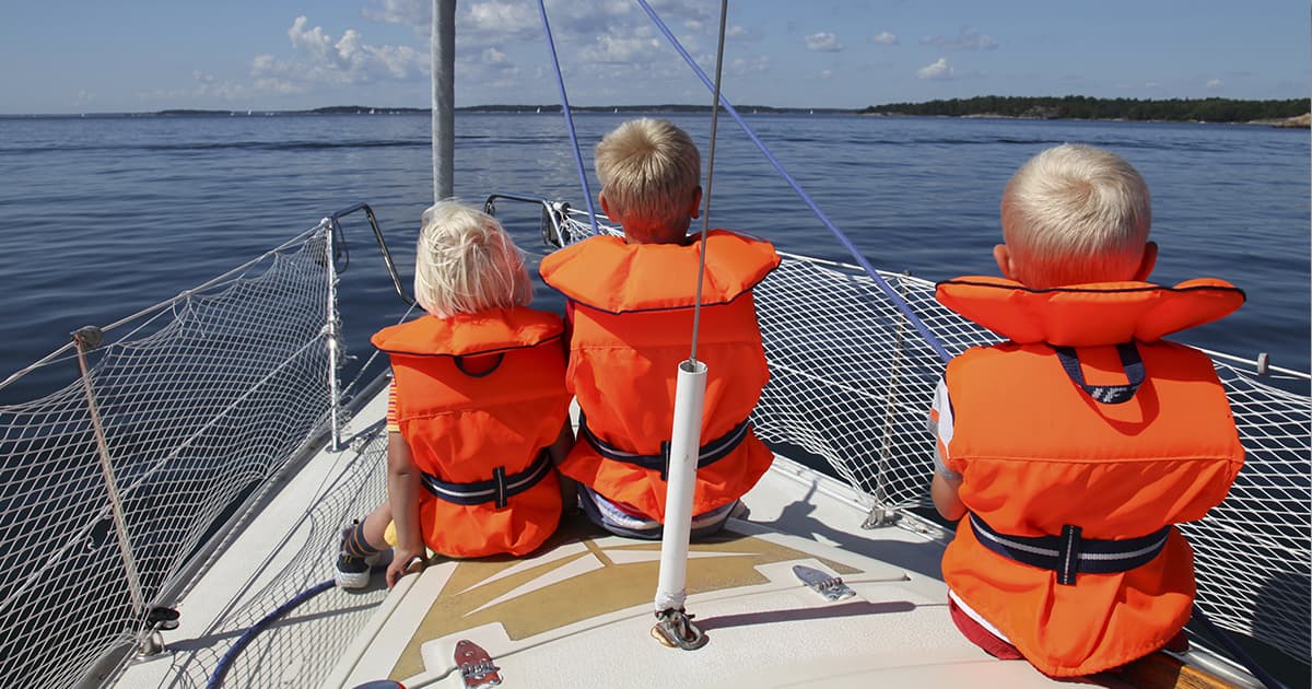 Top Tips to Navigate Your Boat Safely