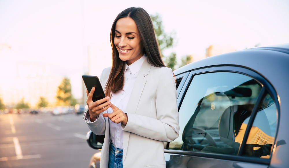 Switch to Digital Pink Slips: A Smart Move for Canadian Drivers