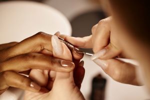 How will a nail salon insurance package protect my business?