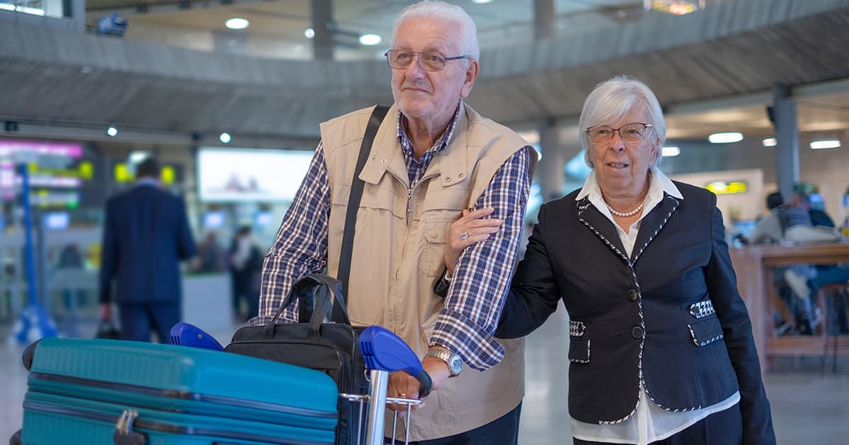 Conseils aux personnes âgées pour des voyages sans tracas