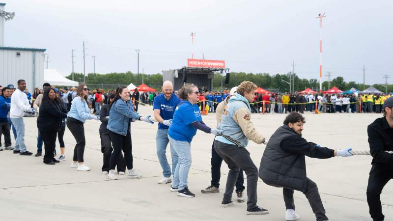 Winnipeg_Plane_Pull_3.jpg